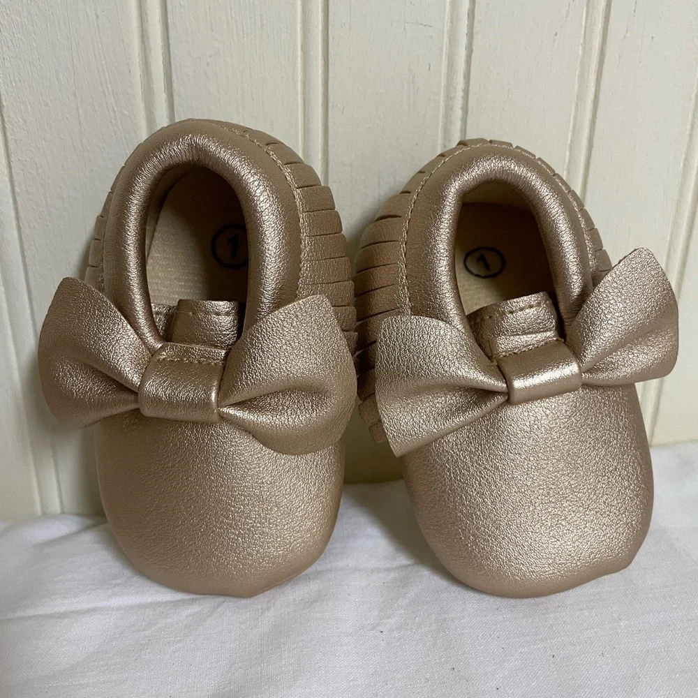 Elegant Gold Baby Girl Moccasins Metallic Fringe Trim… Flats. New